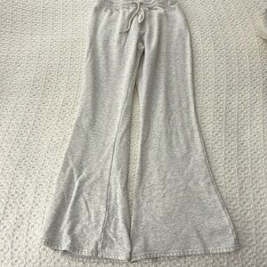 HOLLISTER ULTA HIGH-RISE FLARED SWEATPANTS - great condition